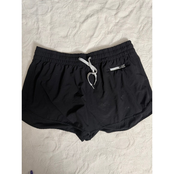 Women’s Vuori Clementine black shorts size XL - Picture 2 of 8